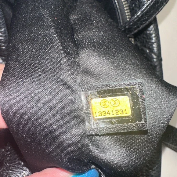 CHANEL On The Road Large Tote - Picture 6 of 15